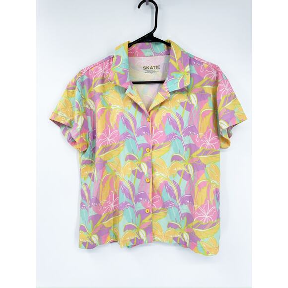 Skatie Pastel Floral Button Up Short Sleeve Hawaiian Shirt Size S - Picture 1 of 3